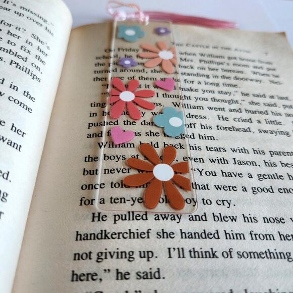 Daisy Flowers Print Bookmark Acrylic Durable Pink Coquette Bookish Gift For Her - Picture 3 of 8